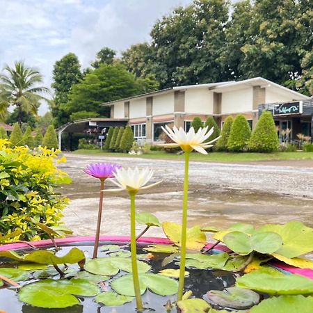 Hotel The Orchid House Nong Kung Yai Esterno foto
