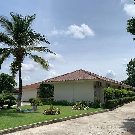 Hotel The Orchid House Nong Kung Yai Esterno foto