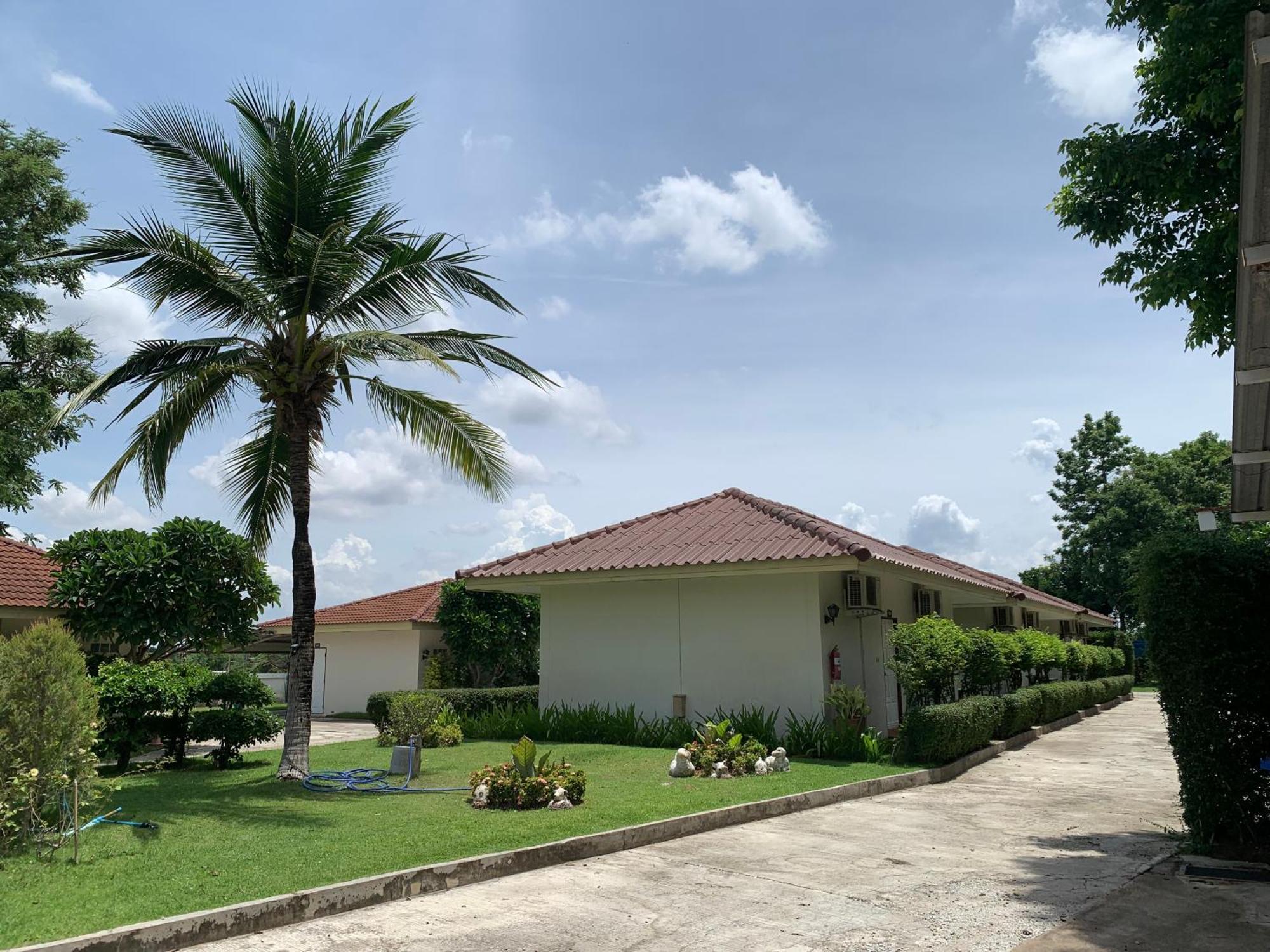 Hotel The Orchid House Nong Kung Yai Esterno foto